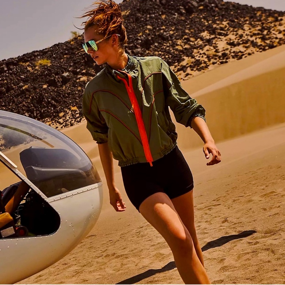 NWOT- FP Movement Starting Line Up Windbreaker 💚